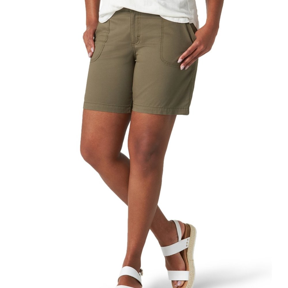 Women's Lee Riders Utility Shorts OLIVE Green Size 8  Cotton Inseam 7 inches NWT
